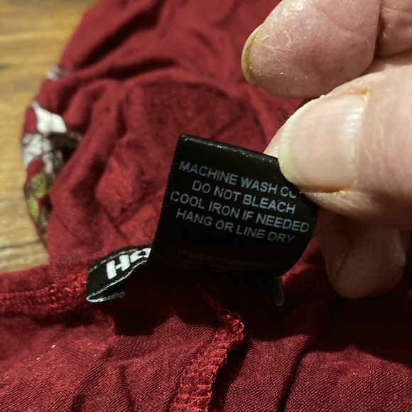 Hot Topic burgundy tank top - Picture 6 of 8